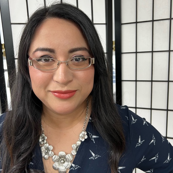 Meet your Posher, Nyx - Picture 2 of 4